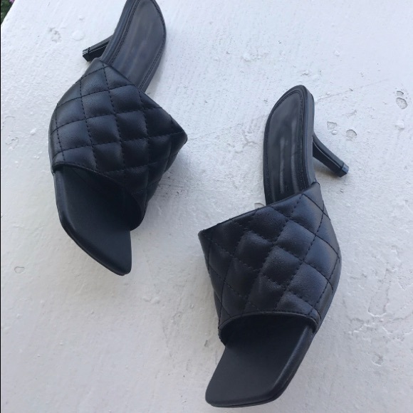 New black padded square toe 6 & 6.5 left - Picture 5 of 11